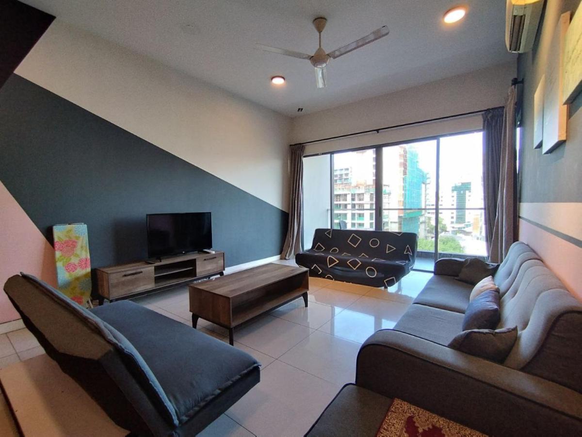 Restary - Black Pink, Loft E - Imago Shopping Mall - Kk City- 3Br,8Pax 来沙旅 黑粉主题公寓 - Loft E - Imago商场 - 泳池 - Kk市中心 - 3房8人 كوتا كينابالو المظهر الخارجي الصورة