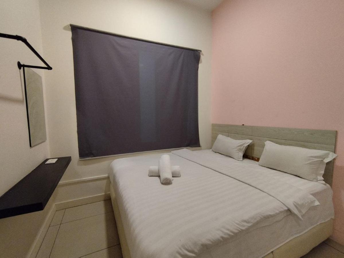 Restary - Black Pink, Loft E - Imago Shopping Mall - Kk City- 3Br,8Pax 来沙旅 黑粉主题公寓 - Loft E - Imago商场 - 泳池 - Kk市中心 - 3房8人 كوتا كينابالو المظهر الخارجي الصورة
