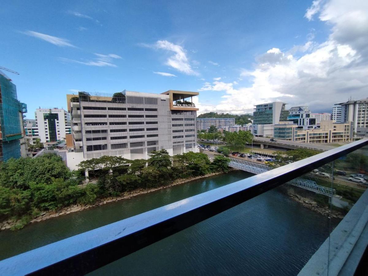 Restary - Black Pink, Loft E - Imago Shopping Mall - Kk City- 3Br,8Pax 来沙旅 黑粉主题公寓 - Loft E - Imago商场 - 泳池 - Kk市中心 - 3房8人 كوتا كينابالو المظهر الخارجي الصورة